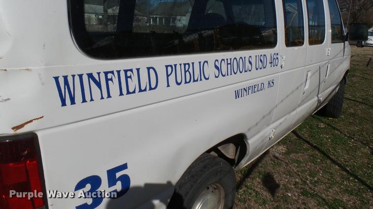 image for item DA0420 1998 Ford Club Wagon van