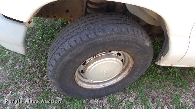 image for item DA0420 1998 Ford Club Wagon van