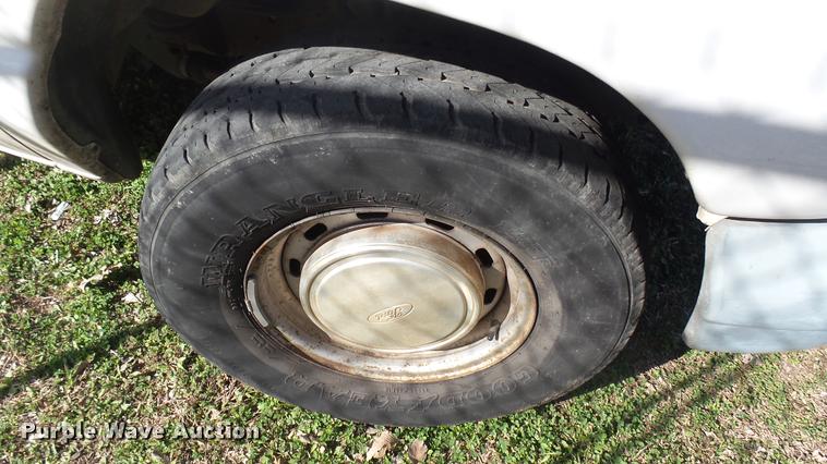 image for item DA0420 1998 Ford Club Wagon van