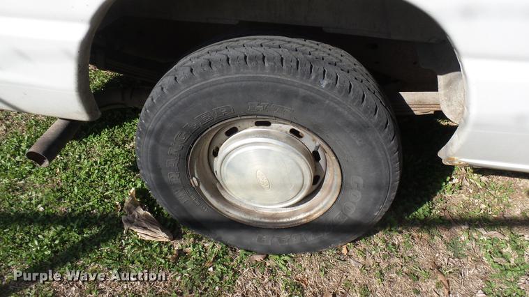 image for item DA0420 1998 Ford Club Wagon van