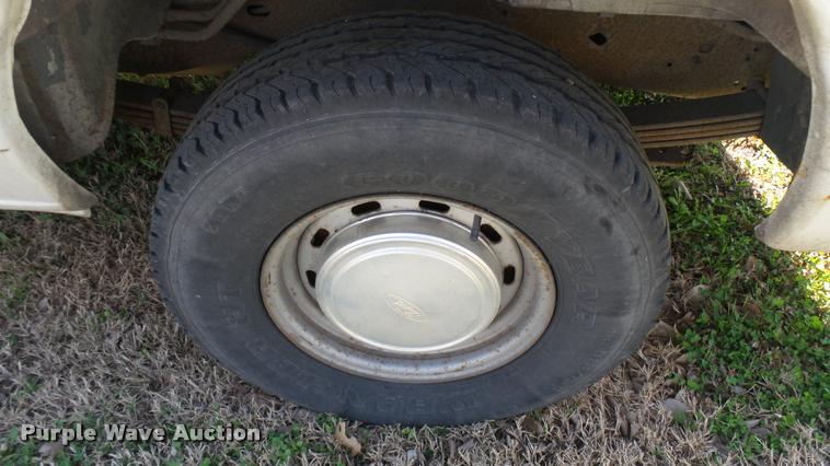 image for item DA0420 1998 Ford Club Wagon van