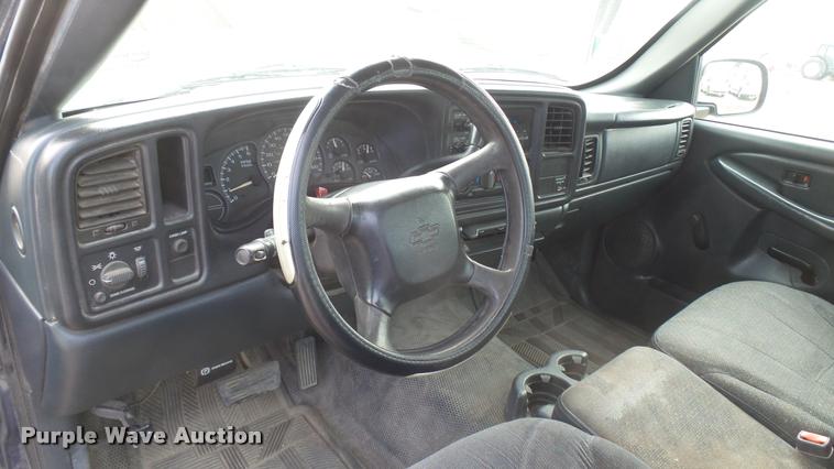 image for item DA0449 2002 Chevrolet Silverado 1500 pickup truck