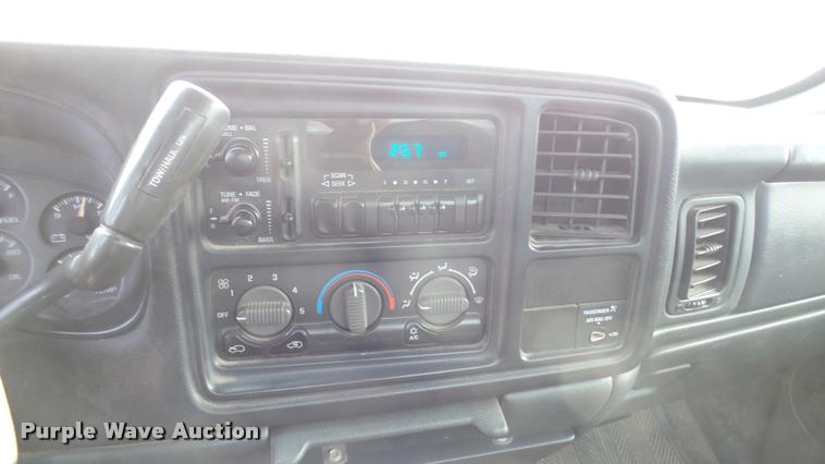 image for item DA0449 2002 Chevrolet Silverado 1500 pickup truck