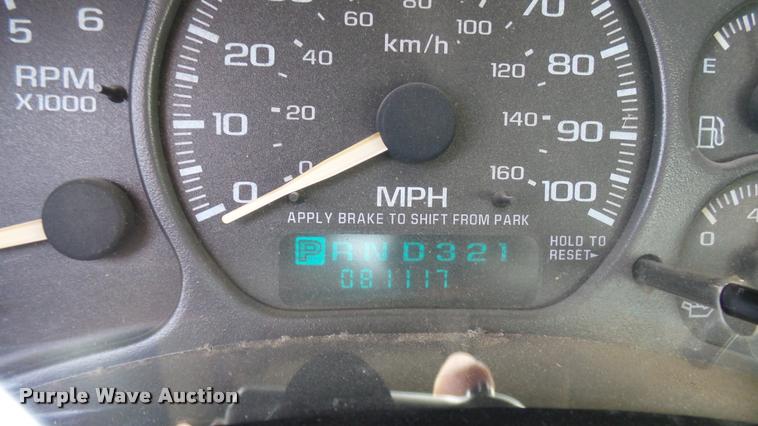 image for item DA0449 2002 Chevrolet Silverado 1500 pickup truck