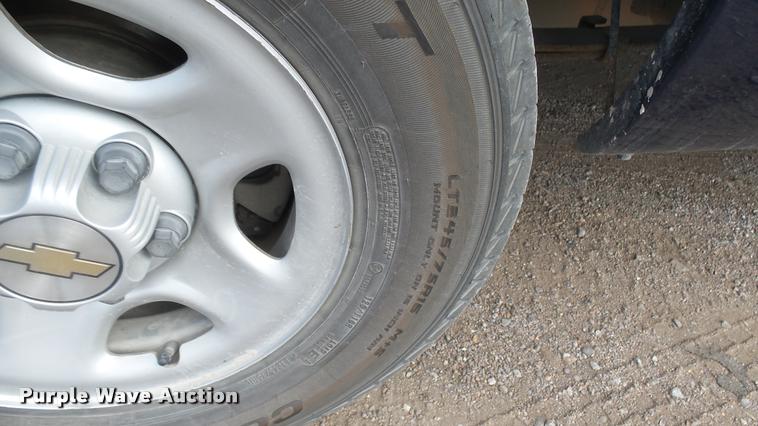 image for item DA0449 2002 Chevrolet Silverado 1500 pickup truck