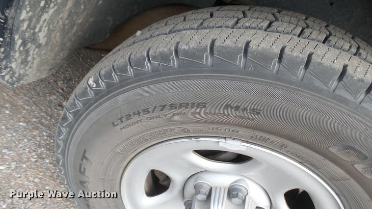 image for item DA0449 2002 Chevrolet Silverado 1500 pickup truck