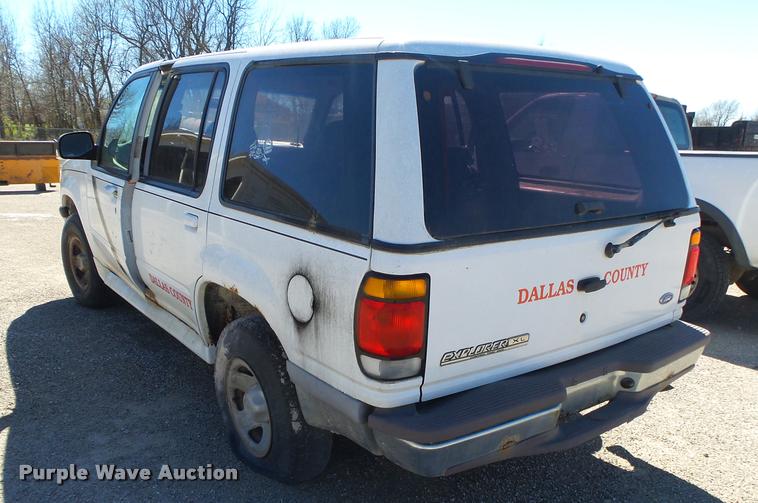 image for item DA2588 1995 Ford Explorer SUV