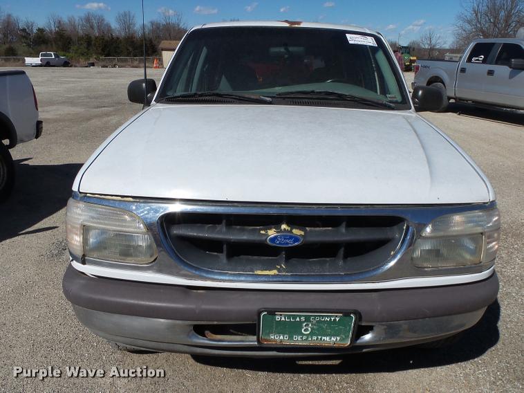 image for item DA2588 1995 Ford Explorer SUV