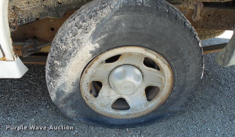 image for item DA2588 1995 Ford Explorer SUV