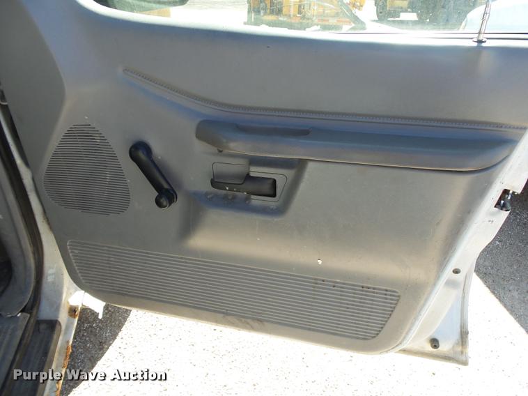 image for item DA2588 1995 Ford Explorer SUV