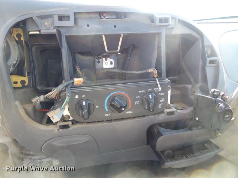 image for item DA2589 1997 Ford F150 pickup truck