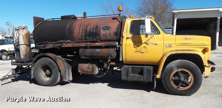 image for item DA2591 1984 Chevrolet Kodiak oil distributor truck