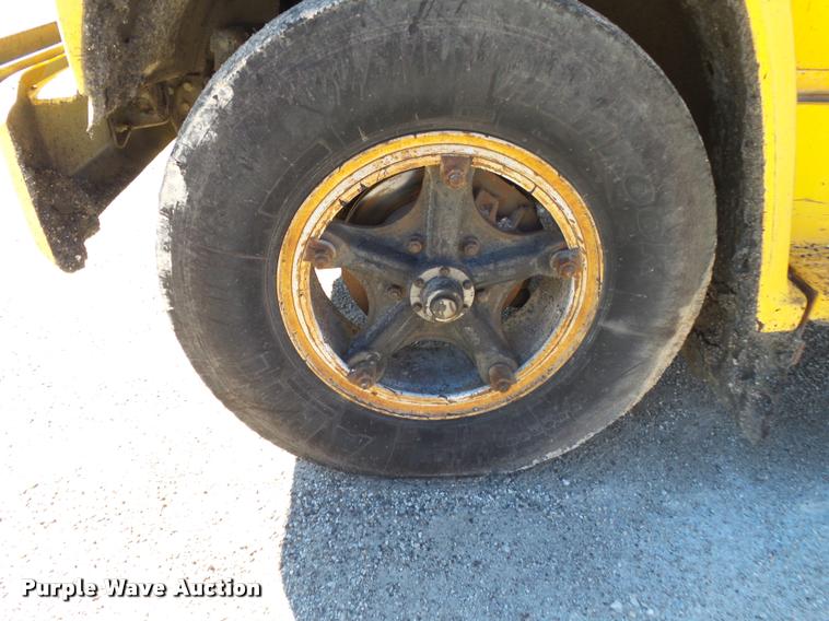 image for item DA2591 1984 Chevrolet Kodiak oil distributor truck