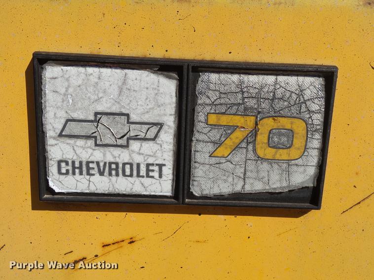 image for item DA2591 1984 Chevrolet Kodiak oil distributor truck