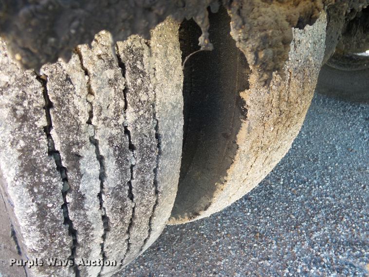 image for item DA2591 1984 Chevrolet Kodiak oil distributor truck