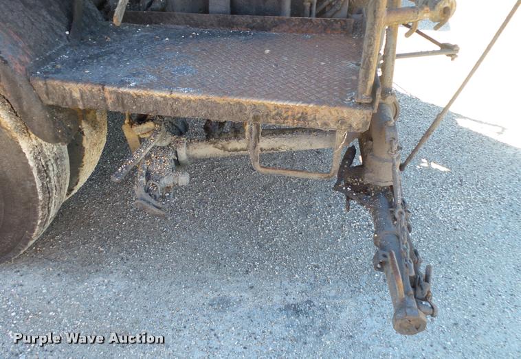 image for item DA2591 1984 Chevrolet Kodiak oil distributor truck