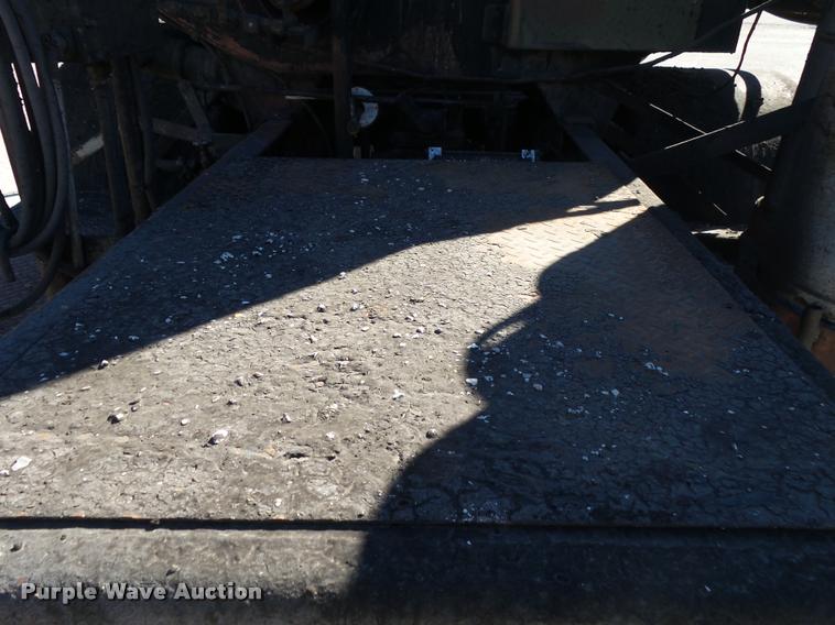 image for item DA2591 1984 Chevrolet Kodiak oil distributor truck