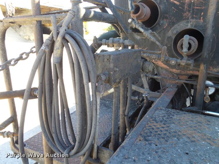 image for item DA2591 1984 Chevrolet Kodiak oil distributor truck