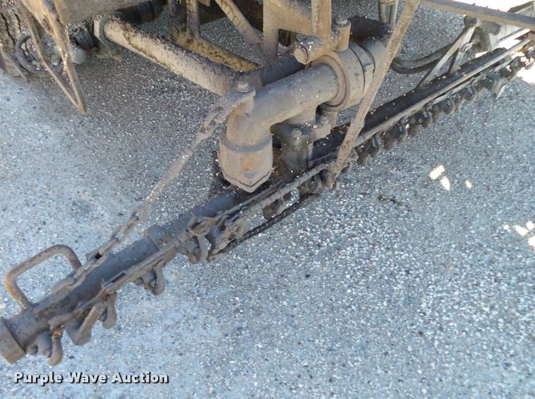 image for item DA2591 1984 Chevrolet Kodiak oil distributor truck