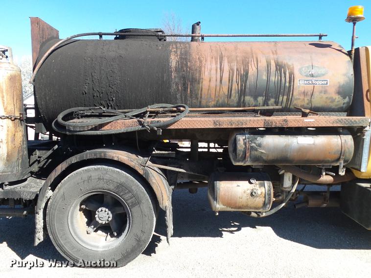 image for item DA2591 1984 Chevrolet Kodiak oil distributor truck