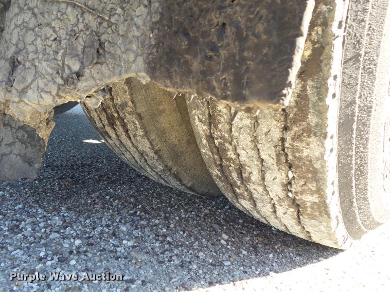 image for item DA2591 1984 Chevrolet Kodiak oil distributor truck