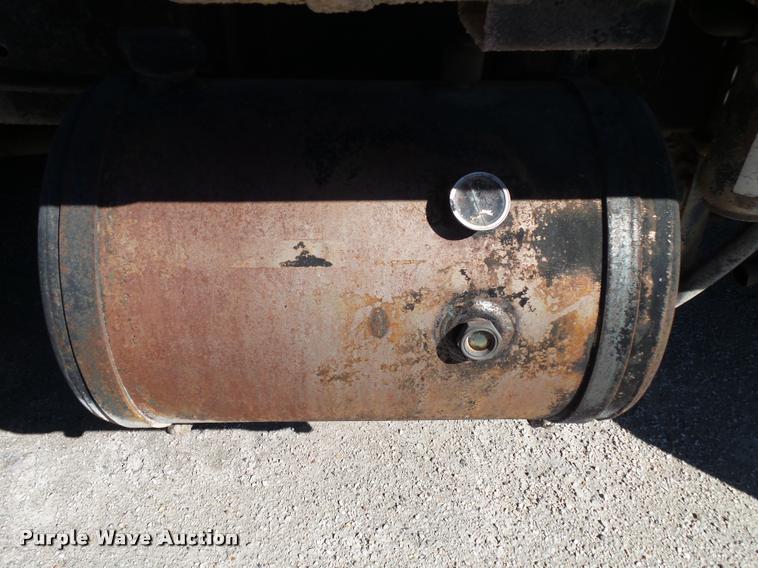 image for item DA2591 1984 Chevrolet Kodiak oil distributor truck