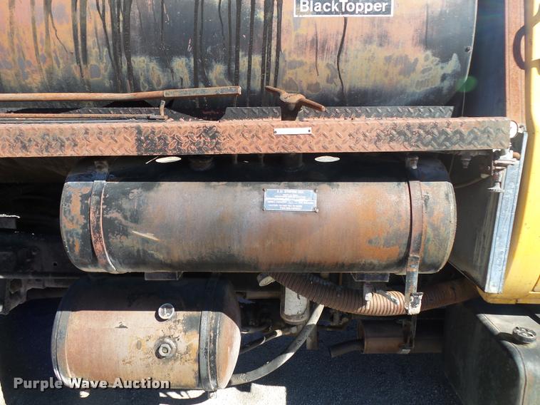 image for item DA2591 1984 Chevrolet Kodiak oil distributor truck