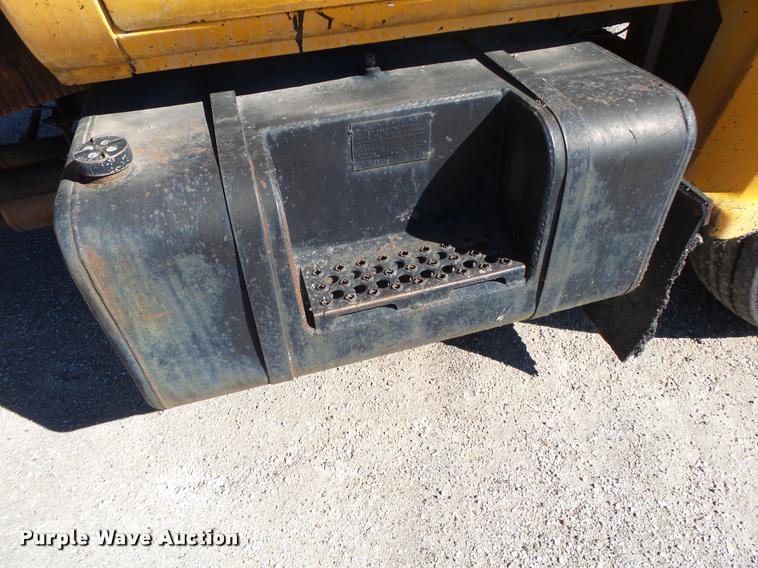 image for item DA2591 1984 Chevrolet Kodiak oil distributor truck