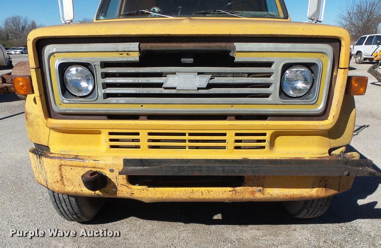 image for item DA2591 1984 Chevrolet Kodiak oil distributor truck