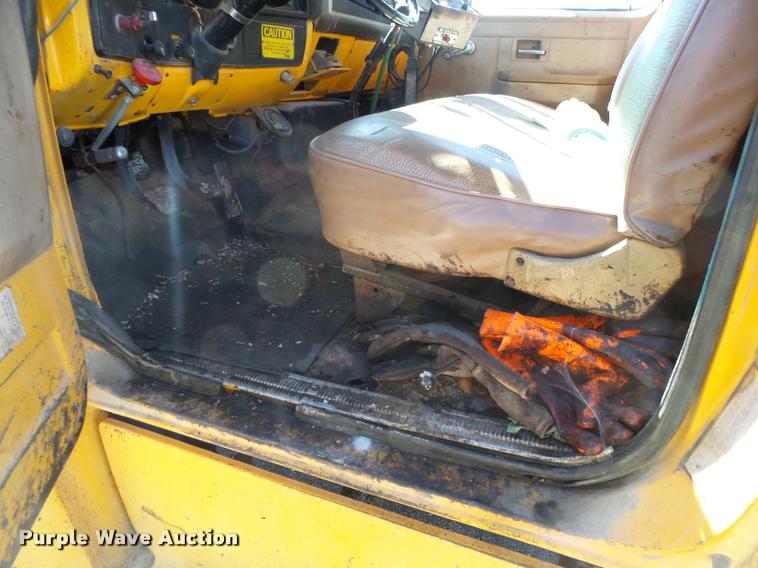 image for item DA2591 1984 Chevrolet Kodiak oil distributor truck