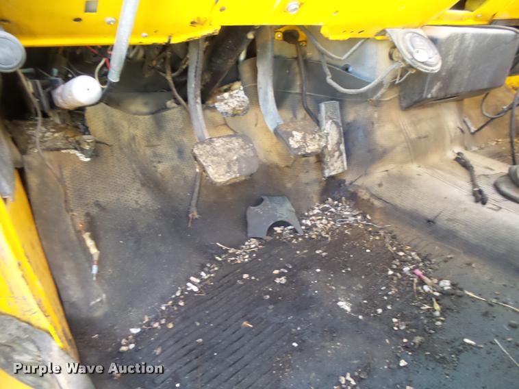 image for item DA2591 1984 Chevrolet Kodiak oil distributor truck