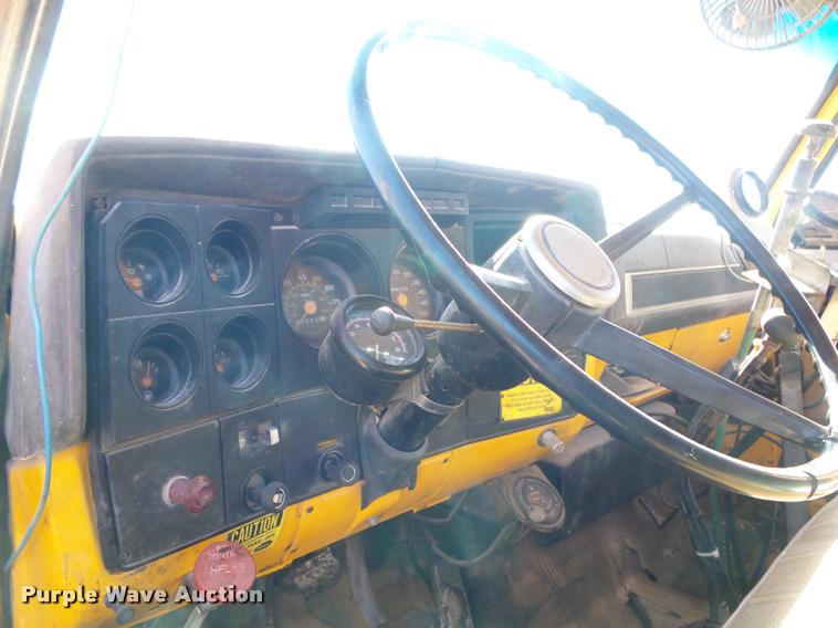 image for item DA2591 1984 Chevrolet Kodiak oil distributor truck