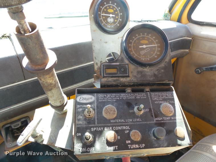 image for item DA2591 1984 Chevrolet Kodiak oil distributor truck