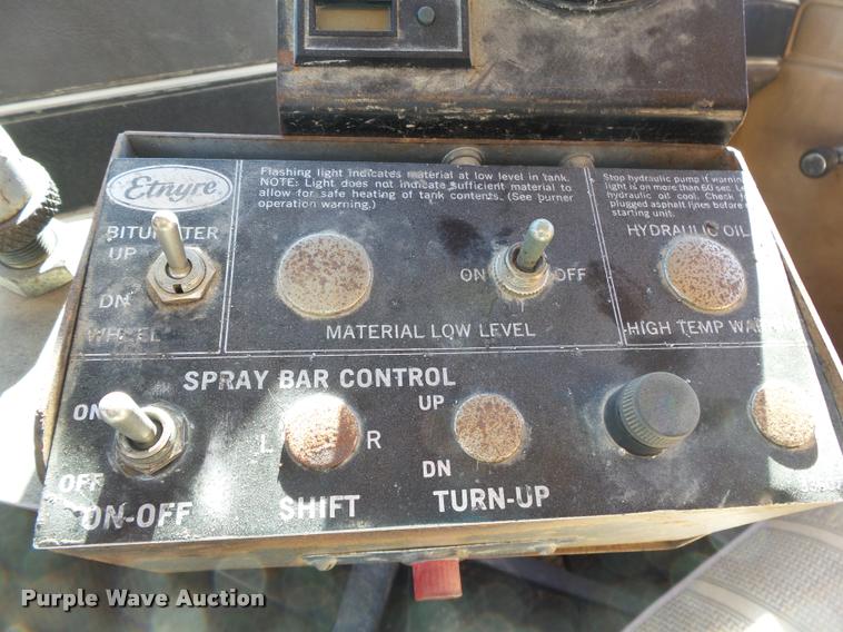 image for item DA2591 1984 Chevrolet Kodiak oil distributor truck