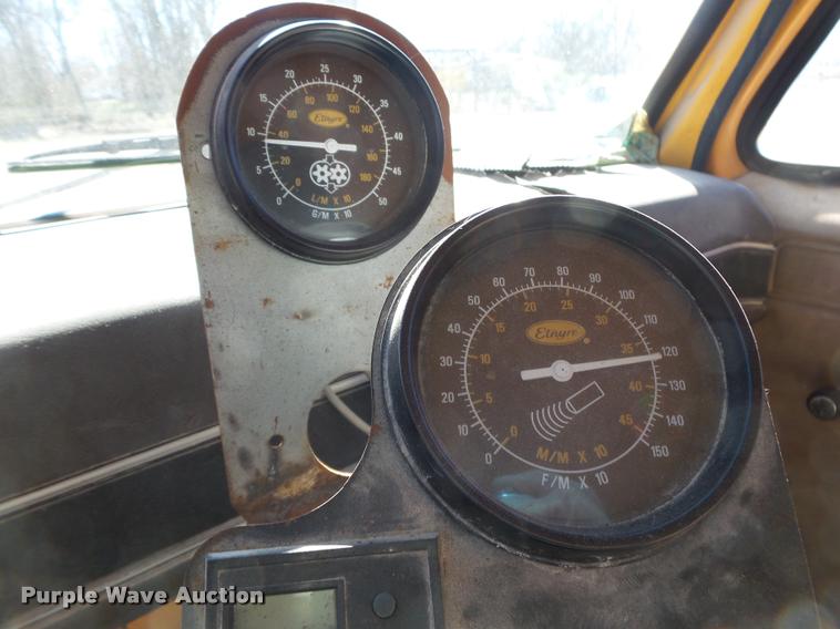 image for item DA2591 1984 Chevrolet Kodiak oil distributor truck