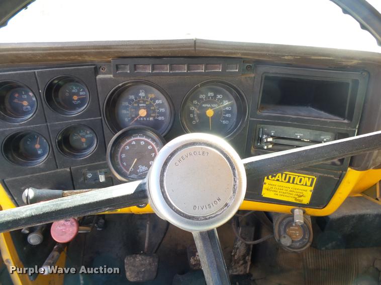 image for item DA2591 1984 Chevrolet Kodiak oil distributor truck