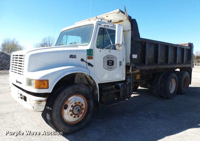 image for item DA2594 1995 International 4900 dump truck