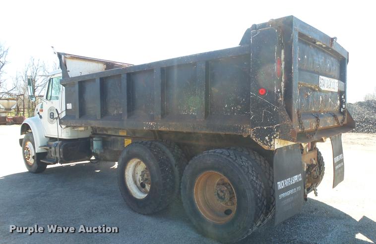 image for item DA2594 1995 International 4900 dump truck