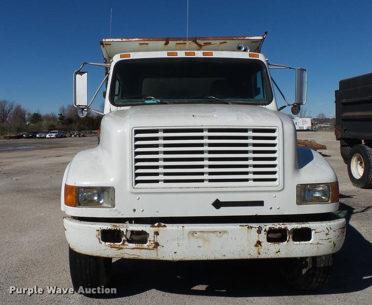 image for item DA2594 1995 International 4900 dump truck