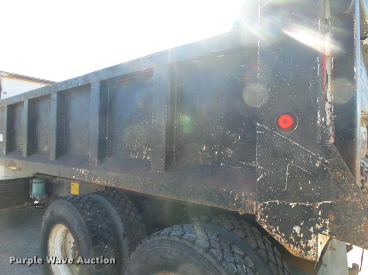 image for item DA2594 1995 International 4900 dump truck
