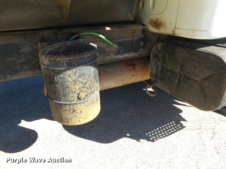 image for item DA2594 1995 International 4900 dump truck