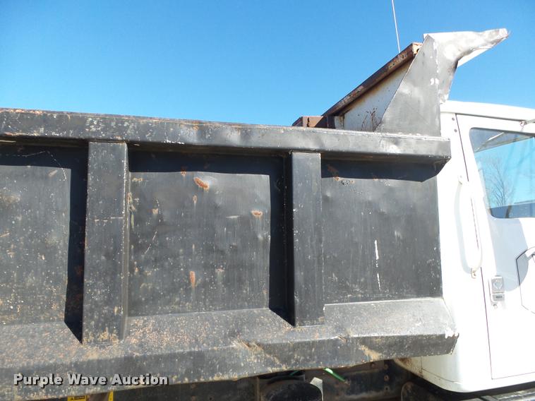 image for item DA2594 1995 International 4900 dump truck