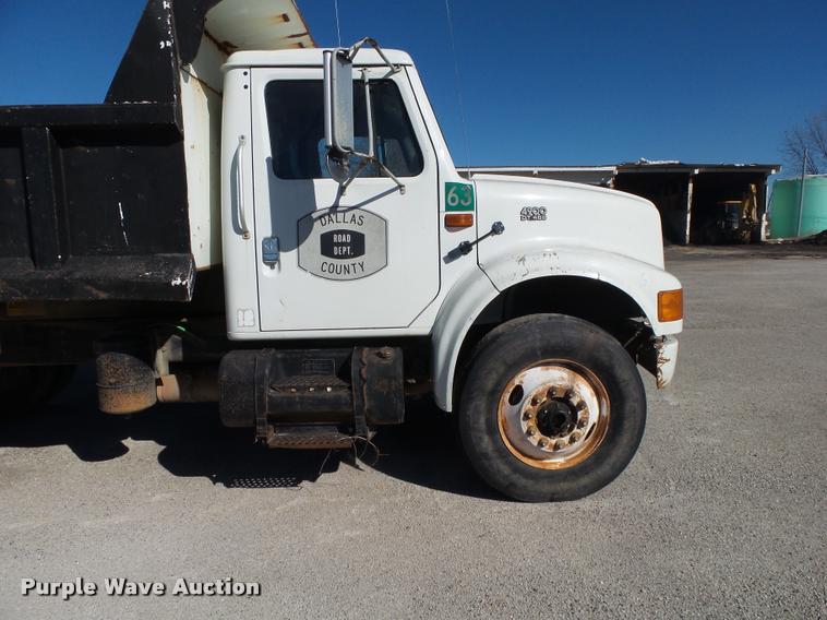 image for item DA2594 1995 International 4900 dump truck