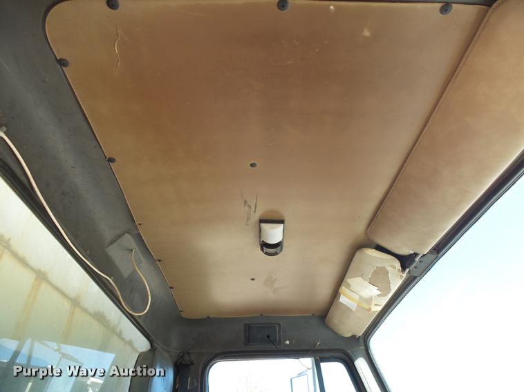 image for item DA2594 1995 International 4900 dump truck