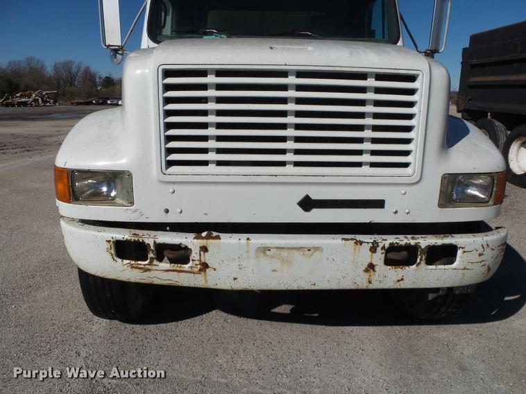 image for item DA2594 1995 International 4900 dump truck