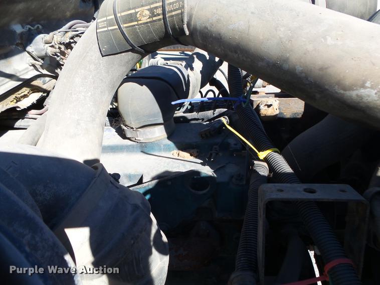 image for item DA2594 1995 International 4900 dump truck