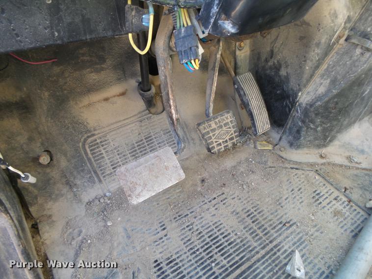 image for item DA2594 1995 International 4900 dump truck