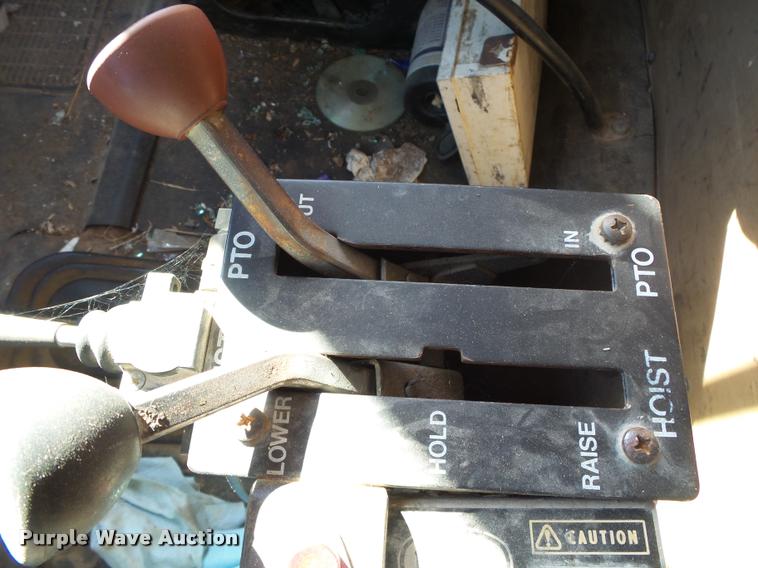 image for item DA2594 1995 International 4900 dump truck