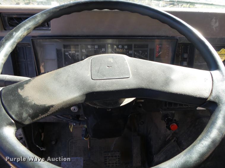 image for item DA2594 1995 International 4900 dump truck