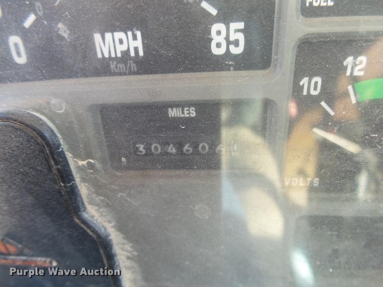 image for item DA2594 1995 International 4900 dump truck